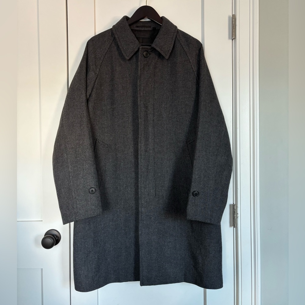 Uniqlo Men’s Balmacaan Grey Herringbone Coat